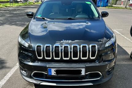 Jeep Cherokee 146.260 km 12.990 &euro; Stuttgart 70372