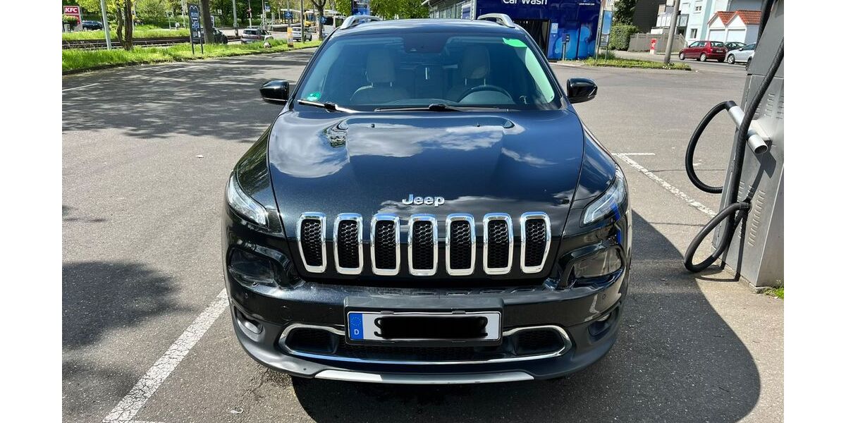 Jeep Cherokee 146.260 km 12.990 &euro; Stuttgart 70372