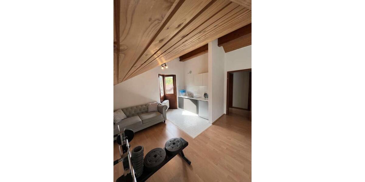 Dachgeschoßwohnung Stuttgart Stuttgart-Mitte - 1.5 Zimmer, 34 m&sup2;, 750&euro; | Angebot:25590305