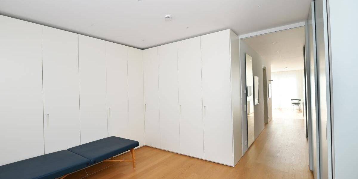 Etagenwohnung Ludwigsburg Ost - 4 Zimmer, 196 m&sup2;, 2.350&euro; | Angebot:25662459