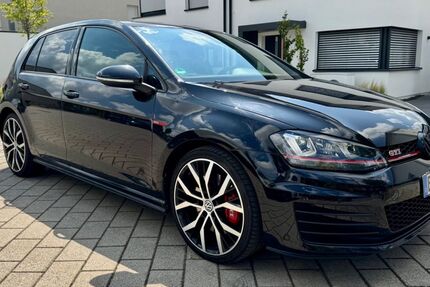 VW Golf 149.000 km 13.699 &euro; Magstadt 71106