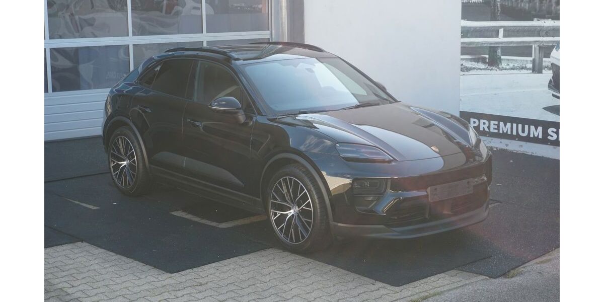 Porsche Macan 6.987 km 77.999 &euro; Stuttgart 70499