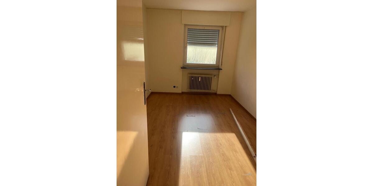 Etagenwohnung Böblingen - 3 Zimmer, 70 m&sup2;, 920&euro; | Angebot:25765772