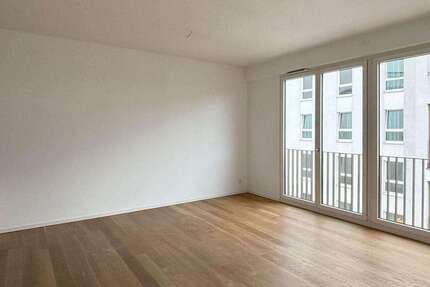 Wohnung Stuttgart - 2 Zimmer, 68 m&sup2;, 1.350&euro; | Angebot:25628496