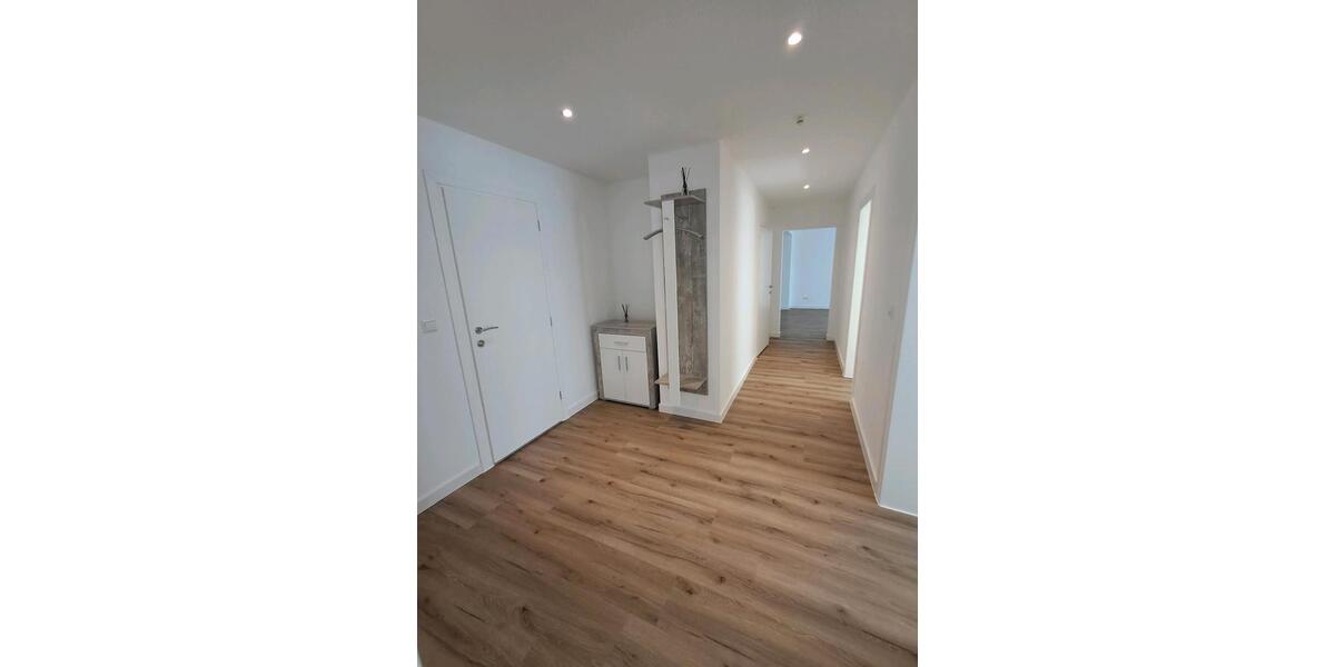 Erdgeschoßwohnung Rutesheim - 4 Zimmer, 100 m&sup2;, 1.490&euro; | Angebot:27574751