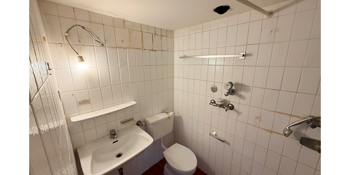 „1-Zi.-Apartment in Weinstadt-Endersbach – renovierungsbedürftig mit Potenzial“ - 1- Weinstadt / Endersbach Endersbach | Angebot:25855163