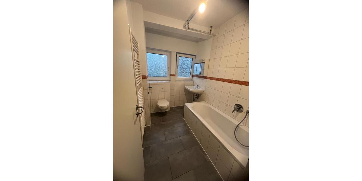 Etagenwohnung Stuttgart Degerloch - 3 Zimmer, 64 m&sup2;, 1.200&euro; | Angebot:25923502
