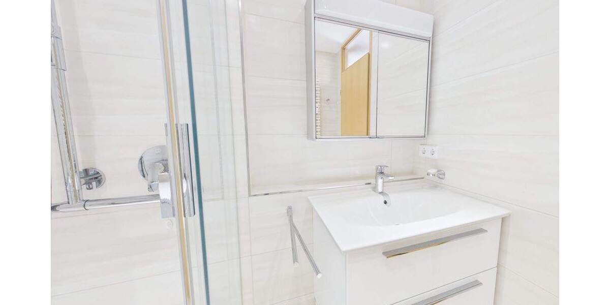 Etagenwohnung Stuttgart Neugereut - 2 Zimmer, 60 m&sup2;, 244.000&euro; | Angebot:25797378