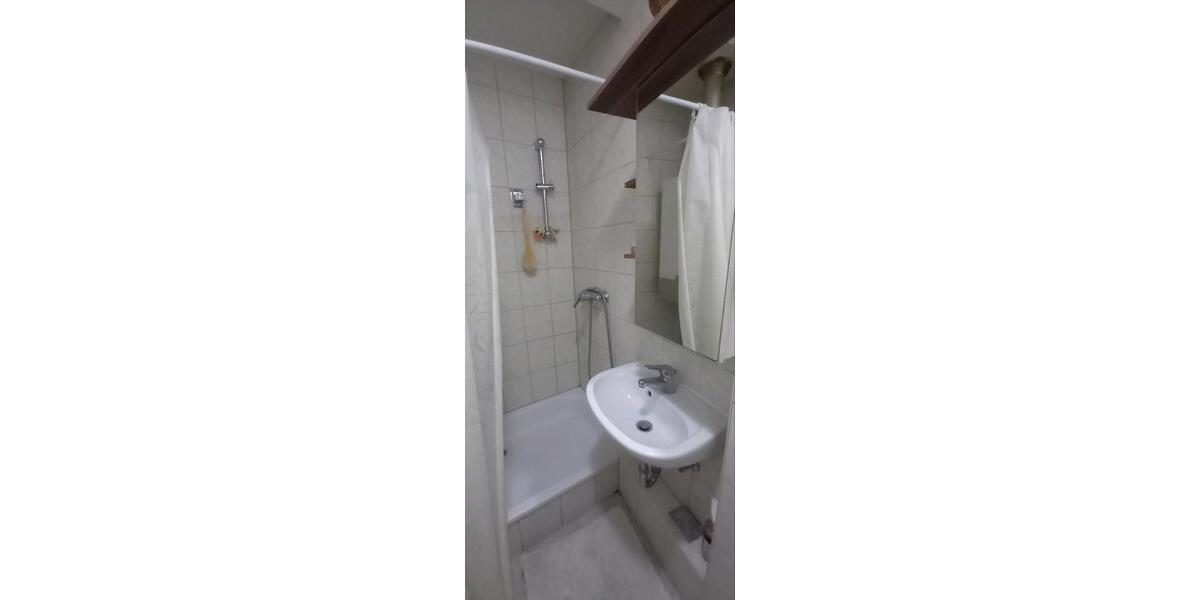 Dachgeschoßwohnung Stuttgart Feuerbach - 1 Zimmer, 38 m&sup2;, 900&euro; | Angebot:26592017
