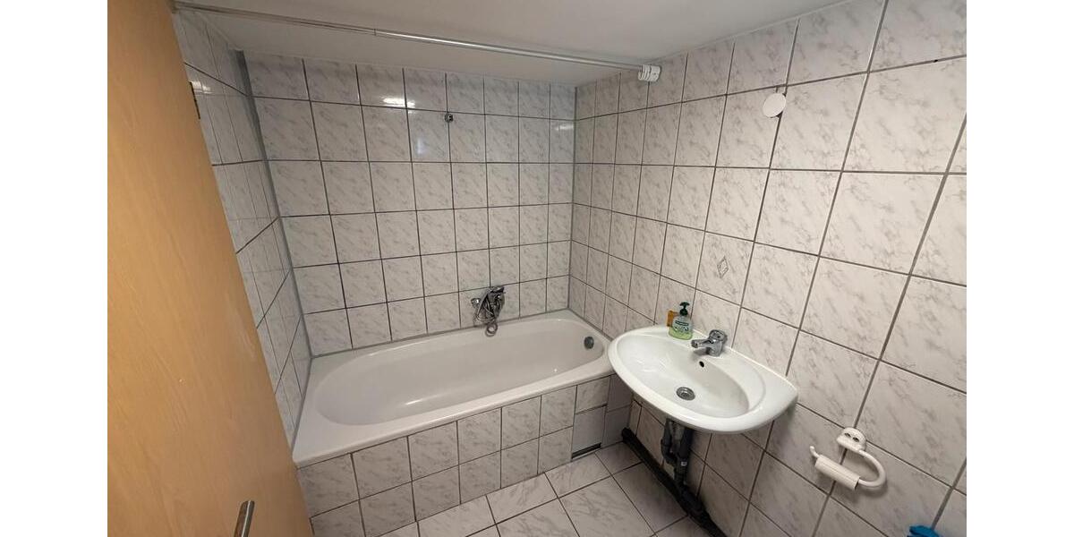 Erdgeschoßwohnung Uhingen - 3 Zimmer, 62 m&sup2;, 800&euro; | Angebot:27534810