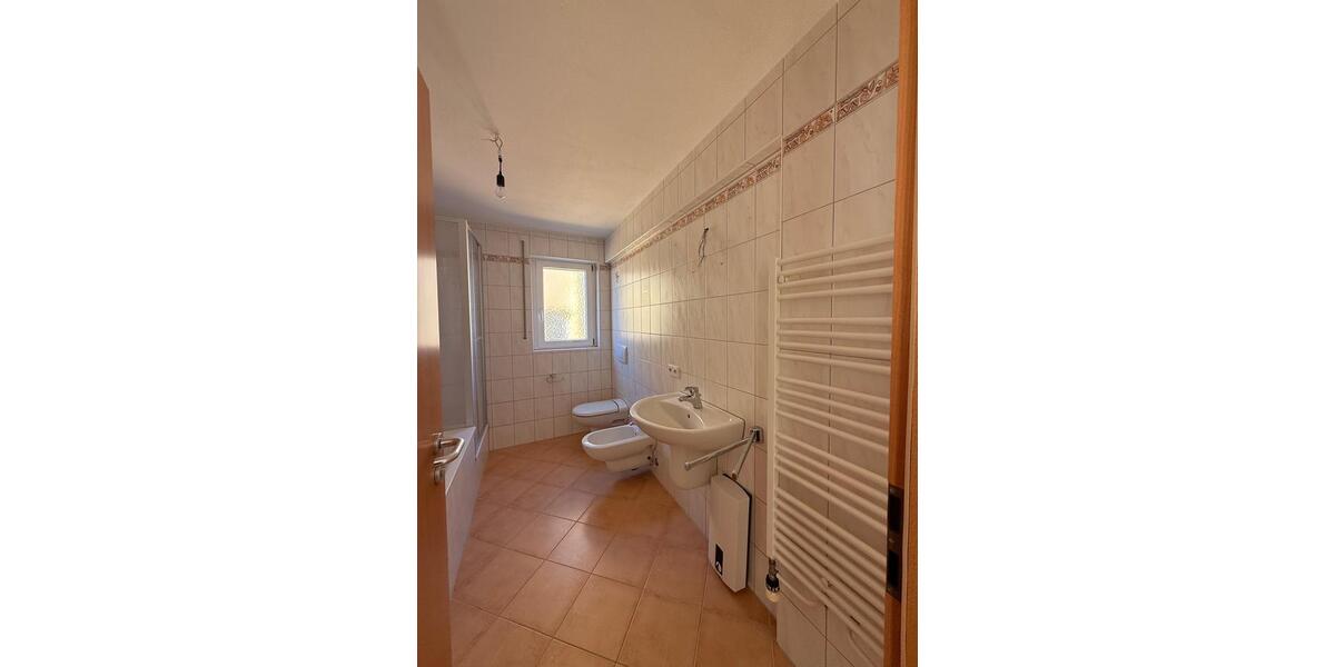 Etagenwohnung Reichenbach an der Fils - 3 Zimmer, 100 m&sup2;, 1.200&euro; | Angebot:25405929