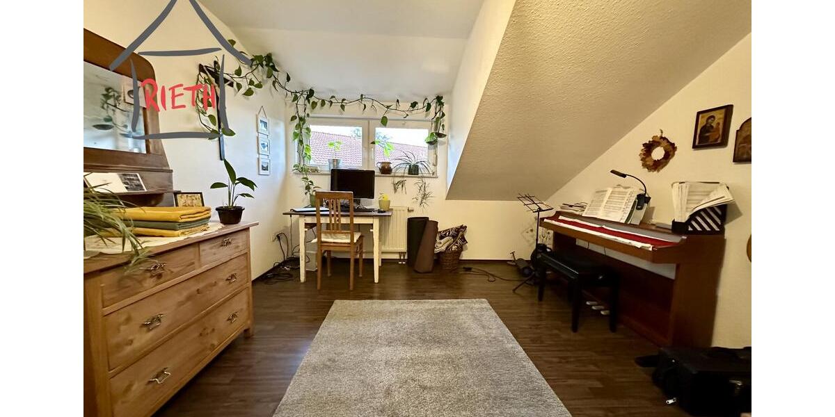 Dachgeschoßwohnung Marbach am Neckar - 3.5 Zimmer, 89 m&sup2;, 995&euro; | Angebot:25375422