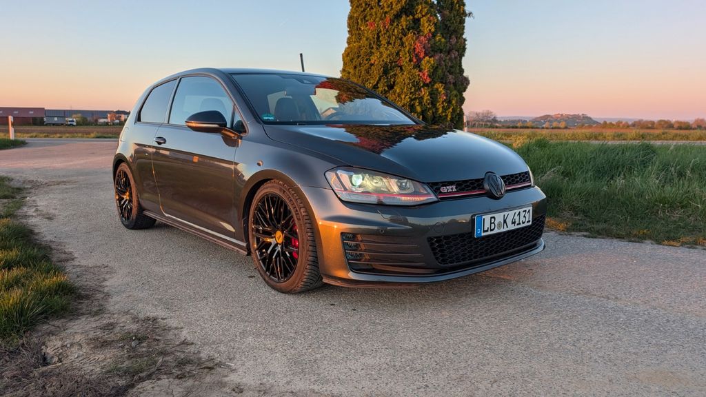 VW Golf 124.780 km 17.888 &euro; Schwieberdingen 71701