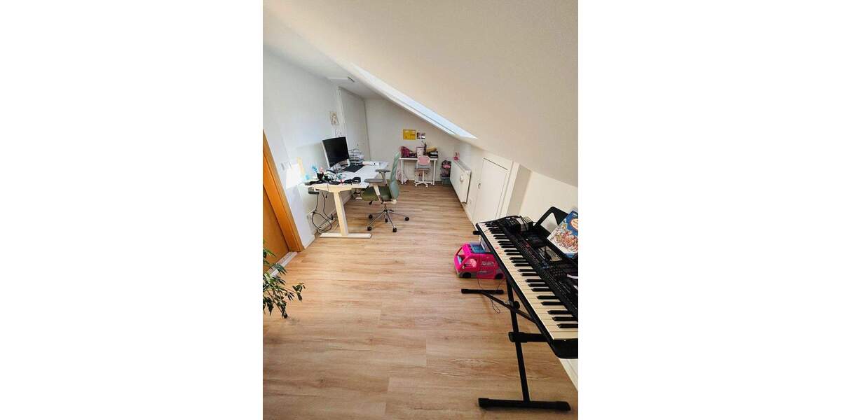 Reihenmittelhaus Fellbach Schmiden - 9 Zimmer, 184 m&sup2;, 749.000&euro; | Angebot:25654311