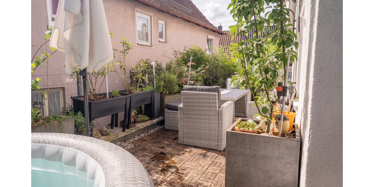 Großzügige Eckterrasse, Kamin & ruhiges Wohnen im 3-Familienhaus - 3.5 Remshalden | Angebot:27512031
