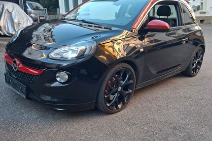 Opel Adam 128.000 km 7.400 &euro; Stuttgart 70378