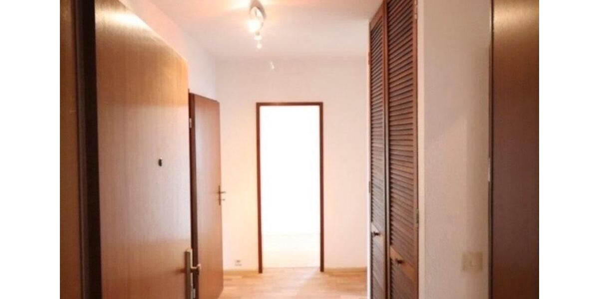 Dachgeschoßwohnung Stuttgart Zuffenhausen - 3 Zimmer, 55 m&sup2;, 550&euro; | Angebot:25304104