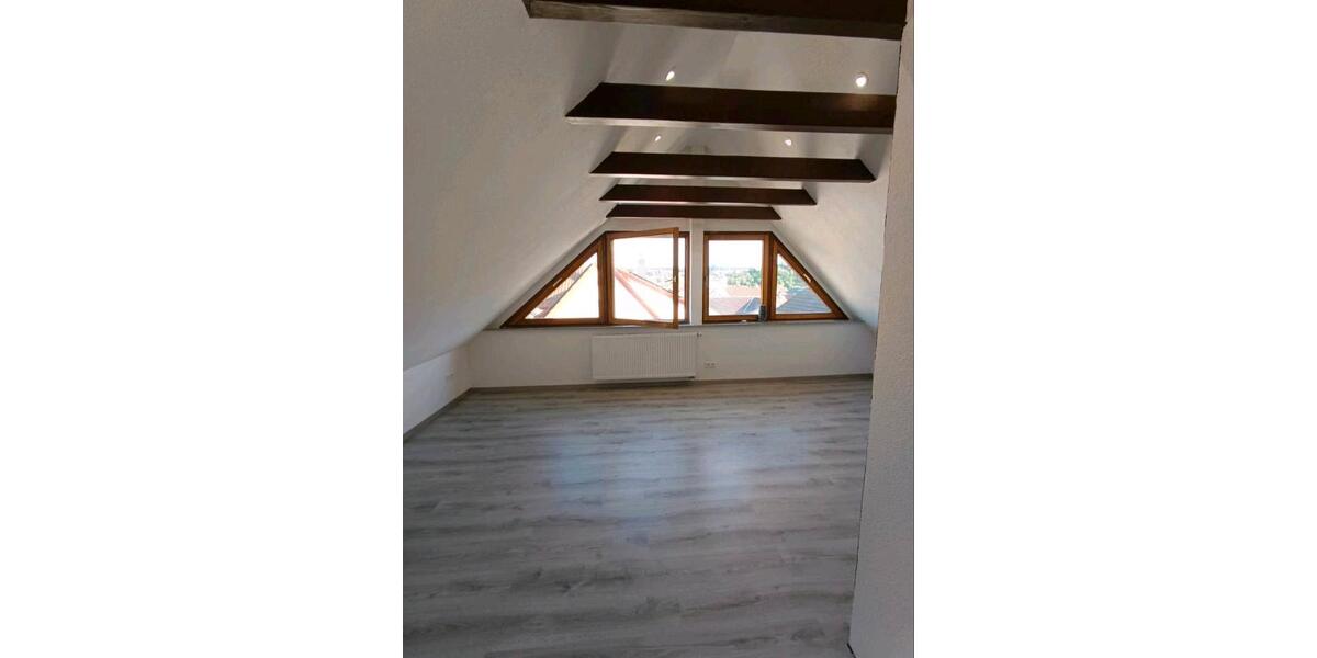 Dachgeschoßwohnung Ebersbach an der Fils - 2.5 Zimmer, 62 m&sup2;, 820&euro; | Angebot:26035434