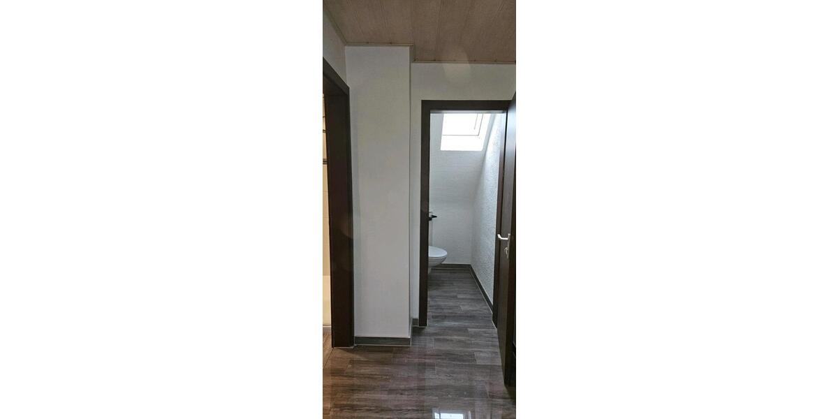 Dachgeschoßwohnung Backnang - 5 Zimmer, 94 m&sup2;, 1.300&euro; | Angebot:25948413