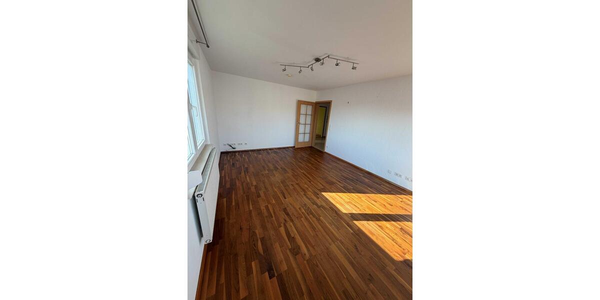 Etagenwohnung Stuttgart Zuffenhausen - 3 Zimmer, 81 m&sup2;, 1.200&euro; | Angebot:25948451