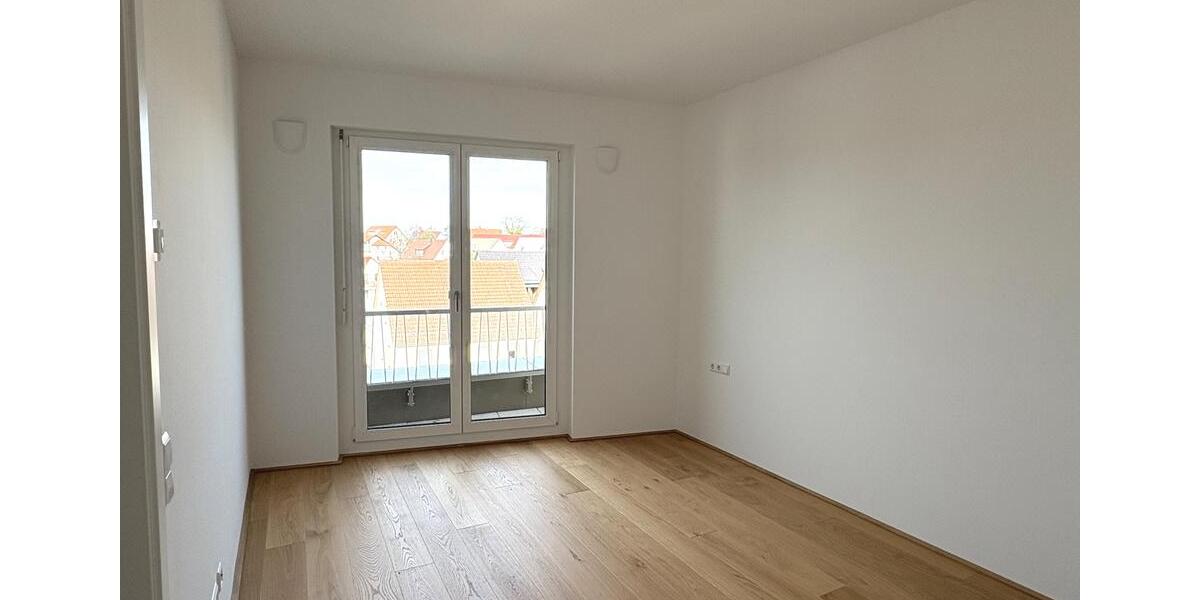 Dachgeschoßwohnung Leonberg - 4 Zimmer, 121 m&sup2;, 2.484&euro; | Angebot:23712507