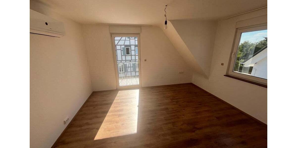Einfamilienhaus Neckarwestheim - 9 Zimmer, 216 m&sup2;, 699.000&euro; | Angebot:27096900