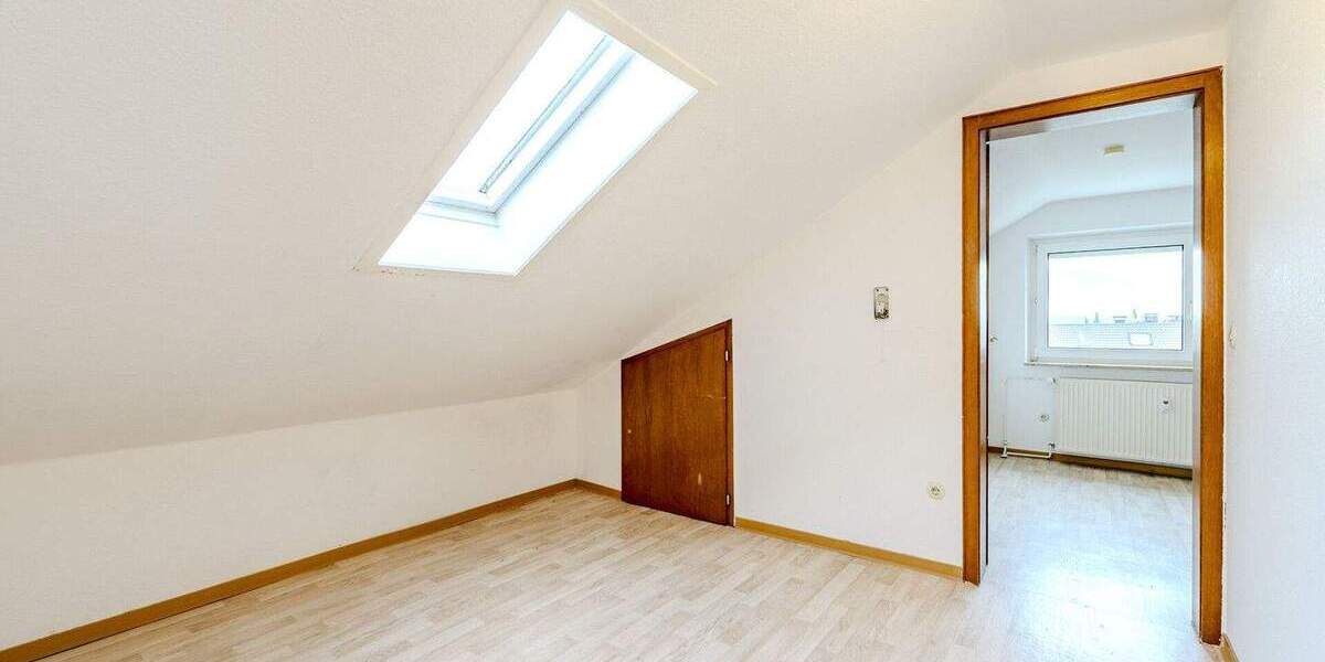Mehrfamilienhaus, Wohnhaus Sindelfingen / Maichingen Maichingen - 8 Zimmer, 145 m&sup2;, 629.000&euro; | Angebot:25746135