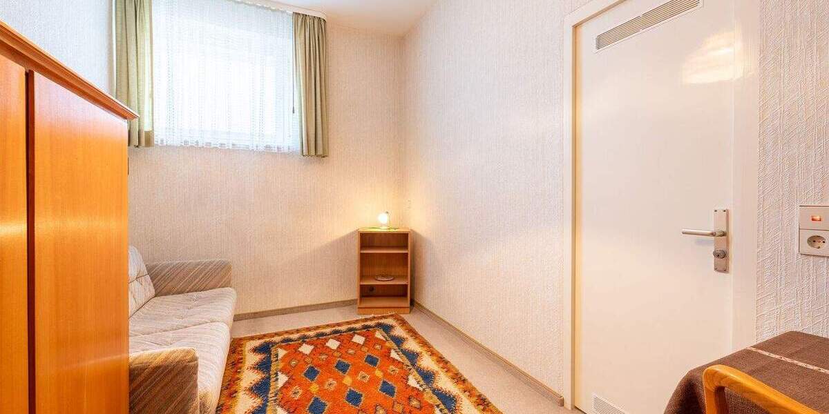 Mehrfamilienhaus, Wohnhaus Stuttgart Degerloch - 9 Zimmer, 140 m&sup2;, 690.000&euro; | Angebot:25685475