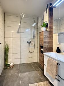 SANIERT MIT BALKON - FÜR ERSTBEZUG - Etagenwohnung Sindelfingen Eichholz | Angebot:27093296
