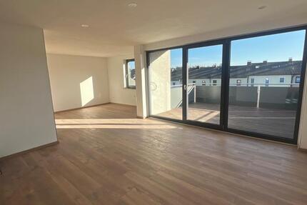 Wohnung Sindelfingen - 3.5 Zimmer, 120 m&sup2;, 1.700&euro; | Angebot:26680568