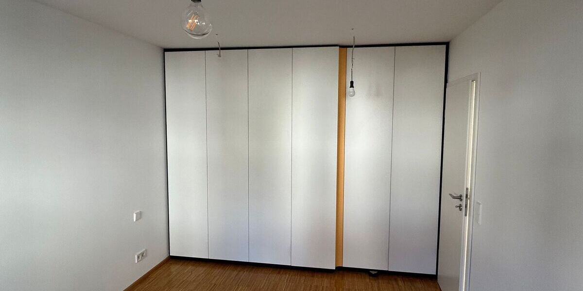 Zwei Zimmer mit Weitblick - Sanierte Wohnung im 1. OG und Balkon - Appartement Stuttgart Botnang | Angebot:26623450