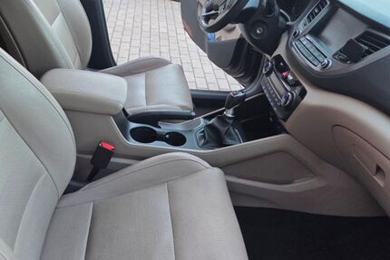 Hyundai TUCSON 96.800 km 15.700 &euro; Aichtal 72631