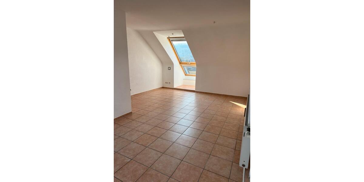 Dachgeschoßwohnung Remshalden - 3 Zimmer, 65 m&sup2;, 900&euro; | Angebot:25957108