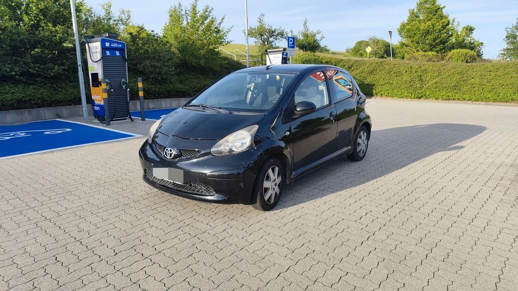 Toyota Aygo (X) 107.115 km 1.990 &euro; Stuttgart 77031