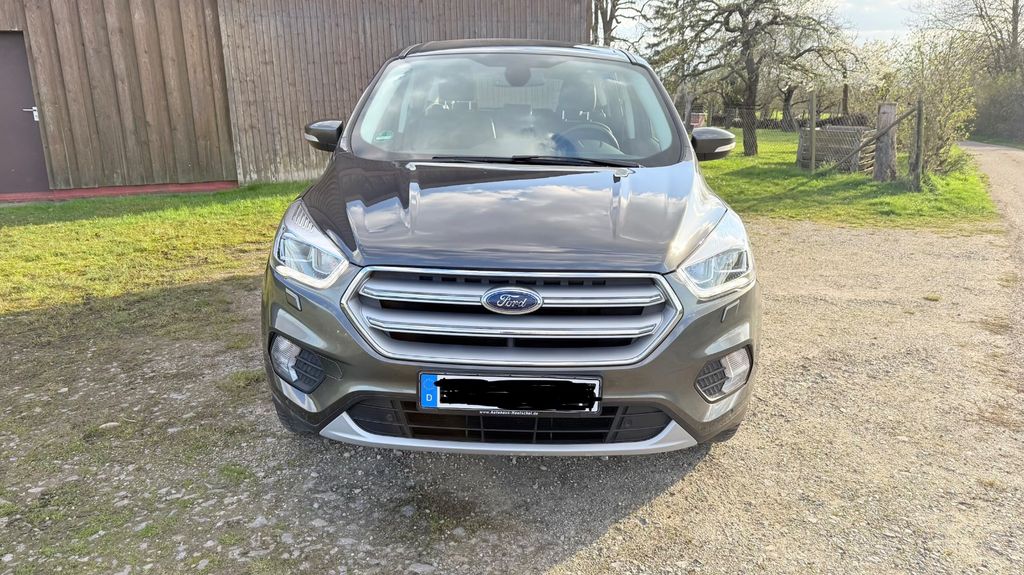 Ford Kuga 63.800 km 12.499 &euro; Vaihingen an der Enz 71665