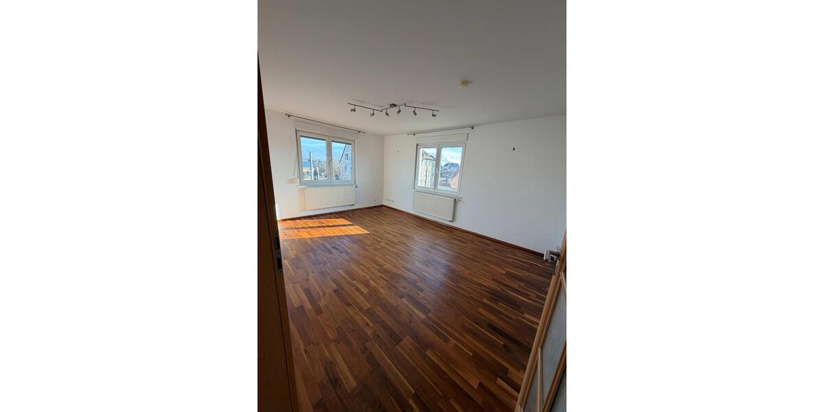 Etagenwohnung Stuttgart Zuffenhausen - 3 Zimmer, 81 m&sup2;, 1.200&euro; | Angebot:25948451