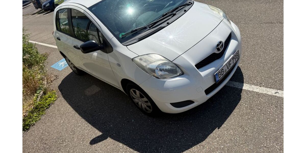 Toyota Yaris 227.000 km 1.390 &euro; Stuttgart 70178