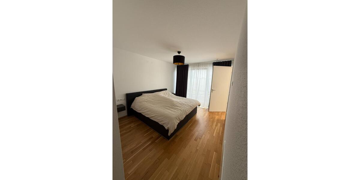 Erdgeschoßwohnung Nürtingen - 2.5 Zimmer, 99 m&sup2;, 1.300&euro; | Angebot:25945896