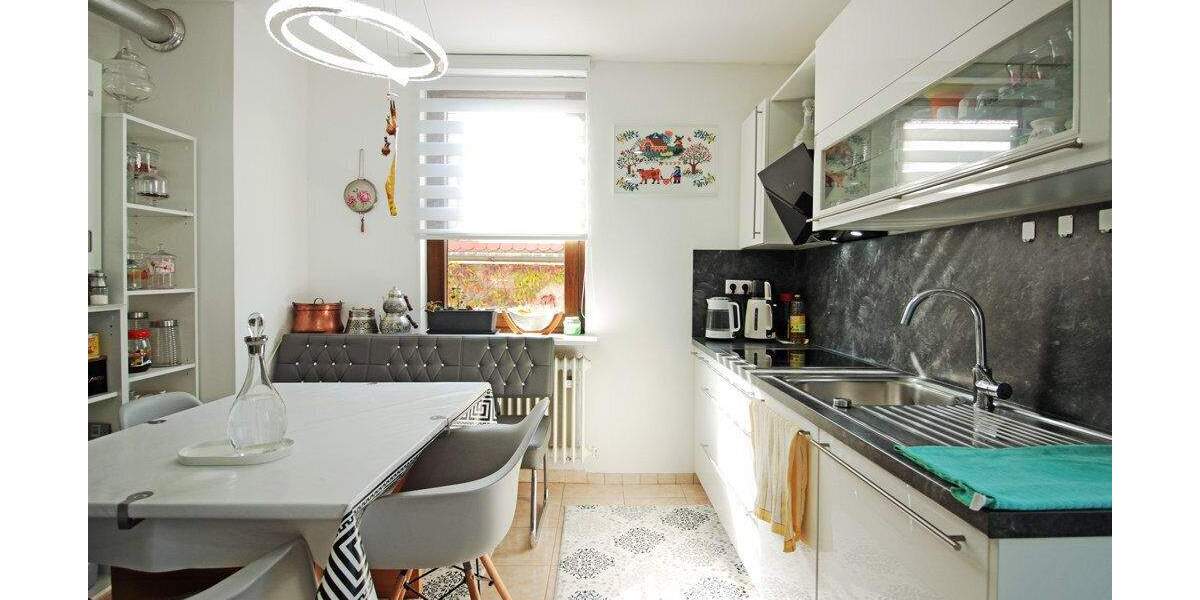 Etagenwohnung Stuttgart Zuffenhausen - 4 Zimmer, 99 m&sup2;, 350.000&euro; | Angebot:25732383