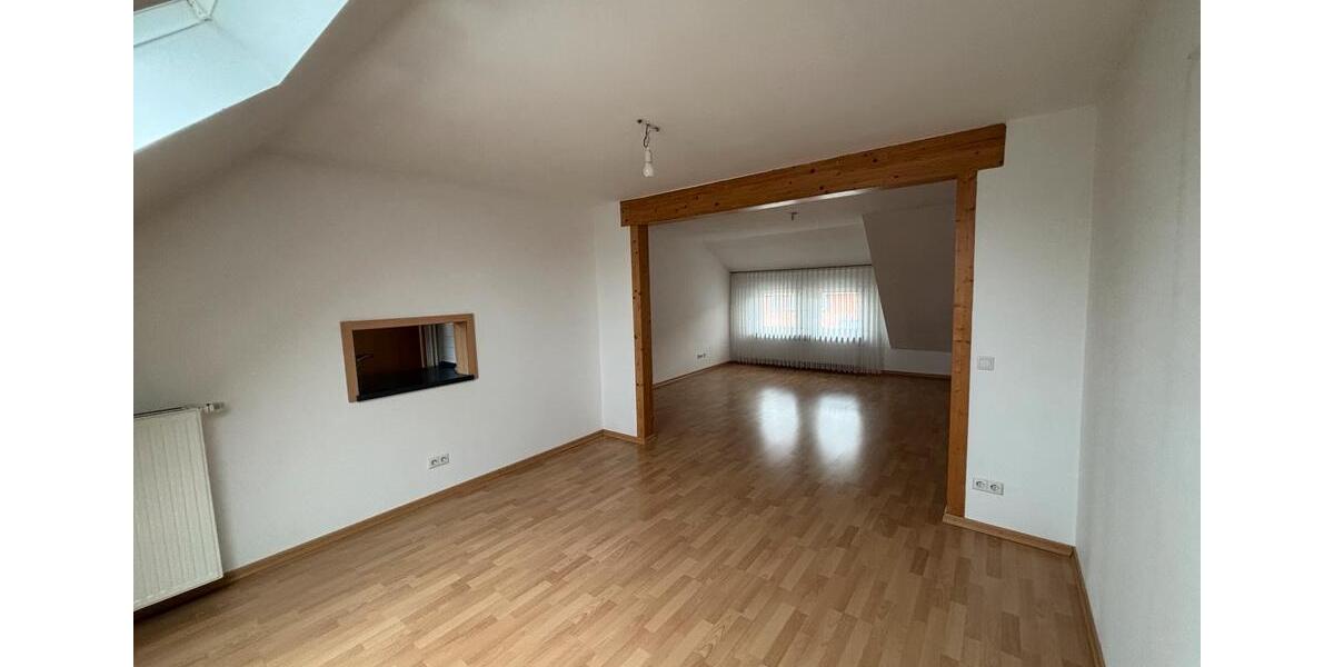 Dachgeschoßwohnung Deizisau - 3.5 Zimmer, 90 m&sup2;, 1.200&euro; | Angebot:25923476