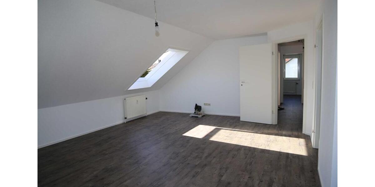Dachgeschoßwohnung Oberstenfeld - 3.5 Zimmer, 72 m&sup2;, 225.000&euro; | Angebot:25376469