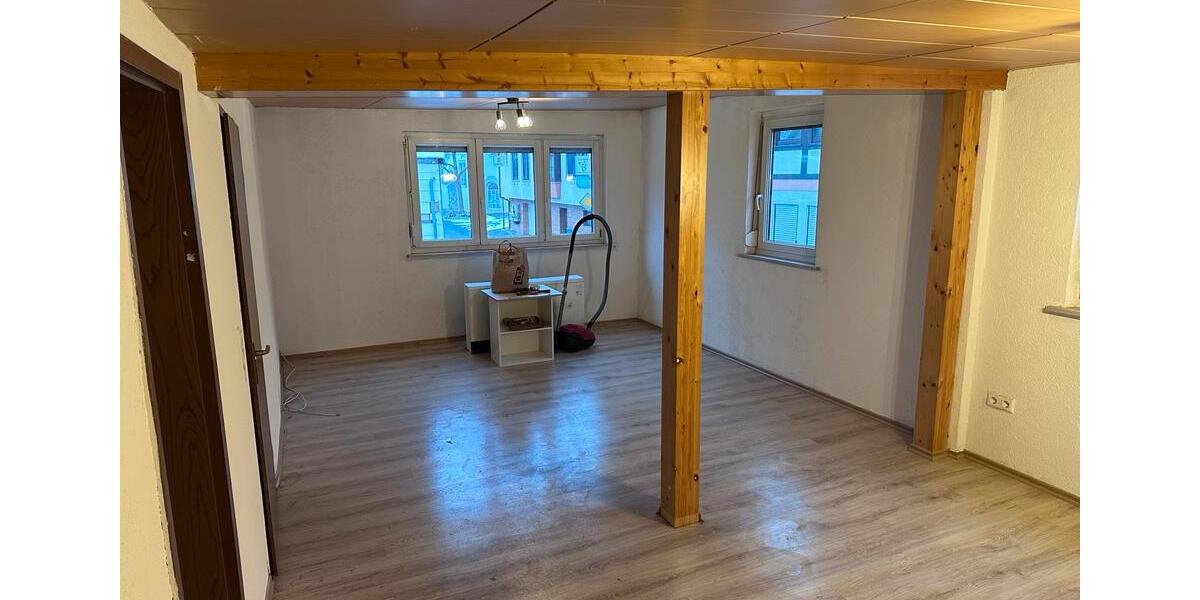 Etagenwohnung Eberdingen - 3 Zimmer, 80 m&sup2;, 1.000&euro; | Angebot:24414396