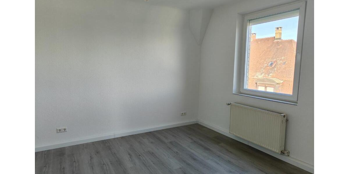 Dachgeschoßwohnung Stuttgart Bad Cannstatt - 3 Zimmer, 63 m&sup2;, 1.050&euro; | Angebot:24803392