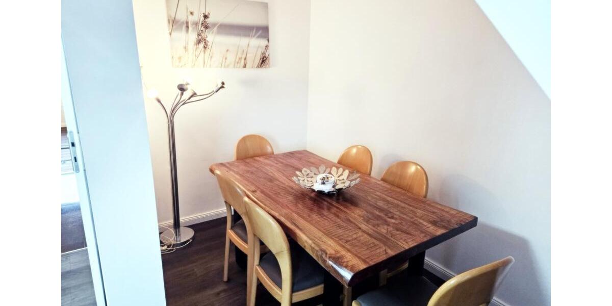 Dachgeschoßwohnung Stuttgart Feuerbach - 3 Zimmer, 65 m&sup2;, 1.200&euro; | Angebot:25547181