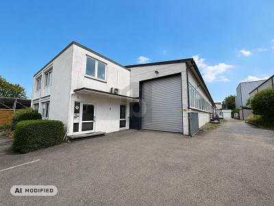 BÜRO UND HALLENFLÄCHE DIREKTE AUTOBAHNNÄHE A81 - Gewerbeobjekt Ilsfeld | Angebot:27712954