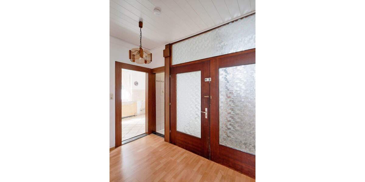 Mehrfamilienhaus, Wohnhaus Backnang - 9 Zimmer, 233 m&sup2;, 550.000&euro; | Angebot:25696179