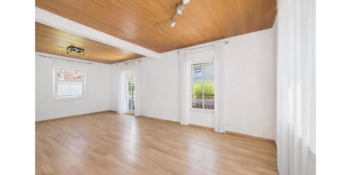 Erdgeschoßwohnung Esslingen am Neckar Pliensauvorstadt - 3 Zimmer, 82 m&sup2;, 1.100&euro; | Angebot:24769348