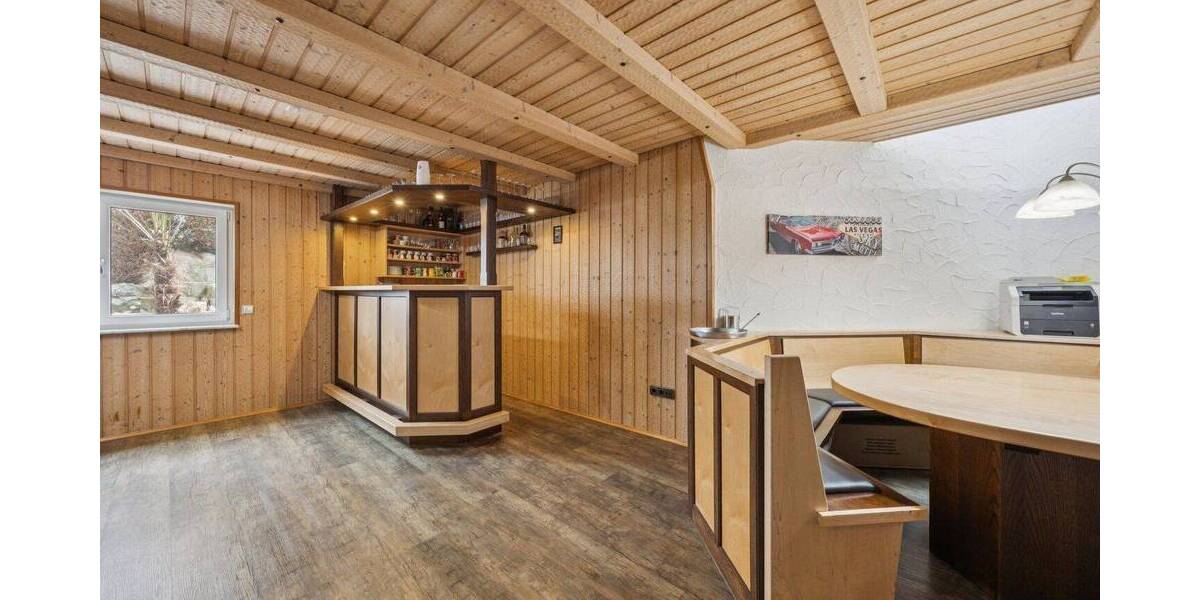 Mehrfamilienhaus, Wohnhaus Besigheim - 7 Zimmer, 254 m&sup2;, 1.050.000&euro; | Angebot:26686143