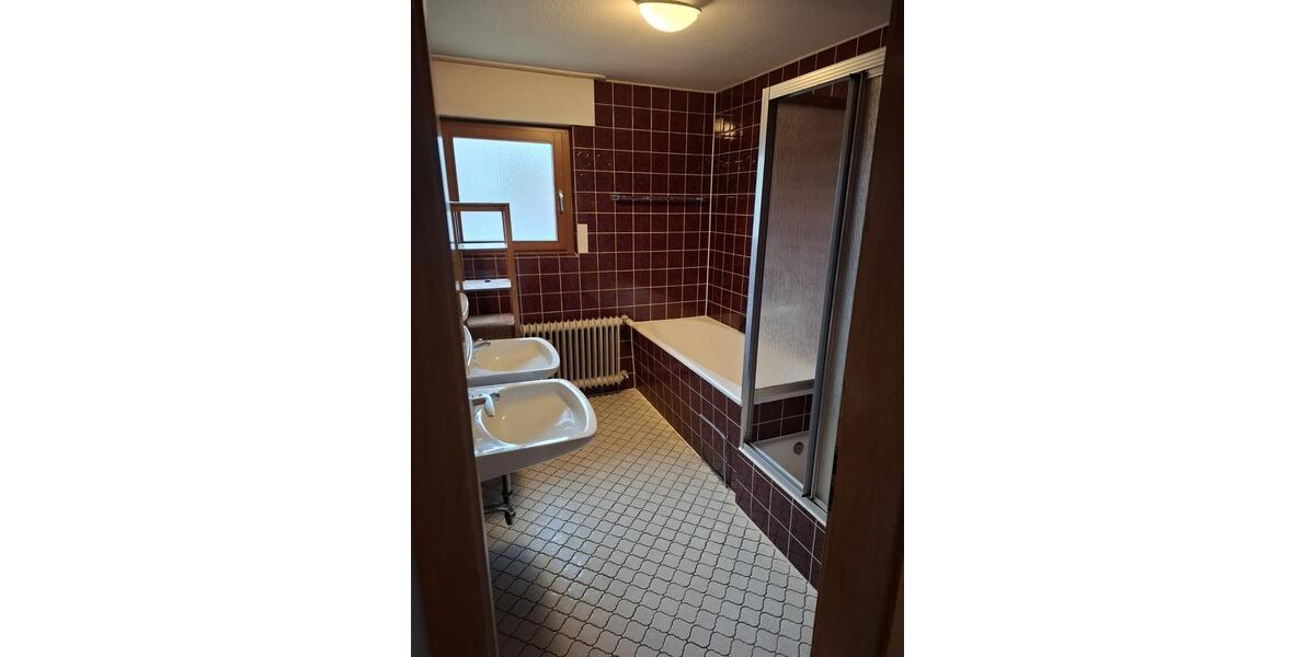 Etagenwohnung Schorndorf - 5 Zimmer, 150 m&sup2;, 1.520&euro; | Angebot:25934865