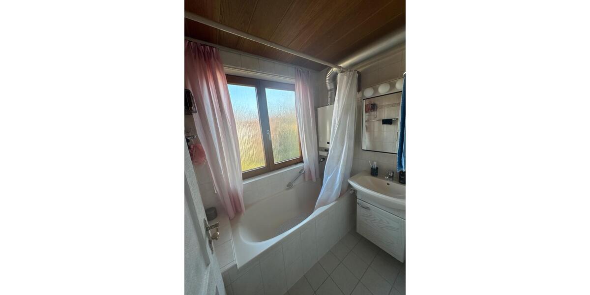 Erdgeschoßwohnung Stuttgart Mühlhausen - 3 Zimmer, 75 m&sup2;, 1.500&euro; | Angebot:25842311